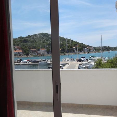 Gina Bed & Breakfast Tisno Chambre photo