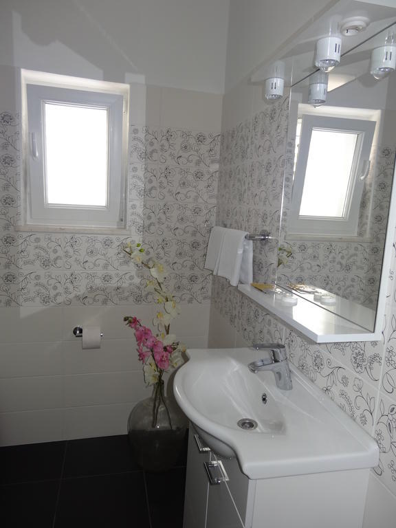Gina Bed & Breakfast Tisno Chambre photo