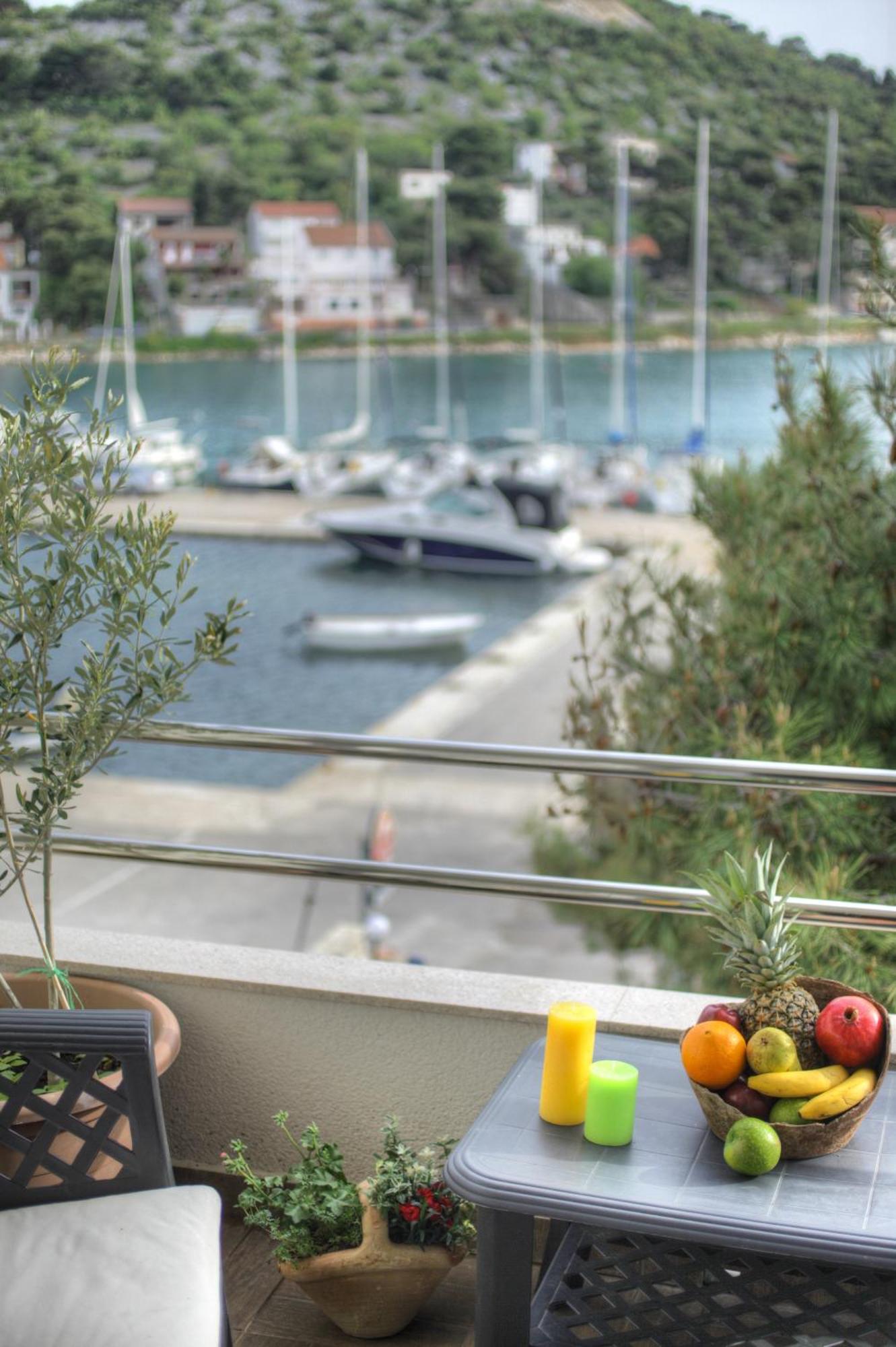 Gina Bed & Breakfast Tisno Extérieur photo